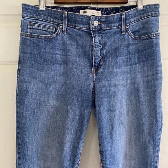 Levi's Women's 525 Straight Leg Medium Wash Mid Rise Elastic Band Jeans Size 32 - Picture 4 of 9